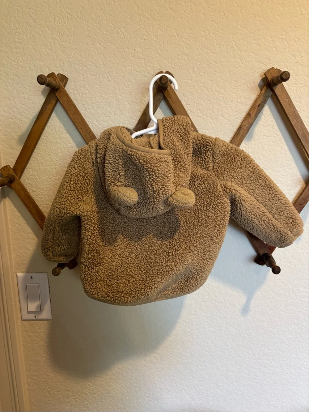 The North Face Infant Sherpa Fleece Jacket in Tan - Picture 2 of 3